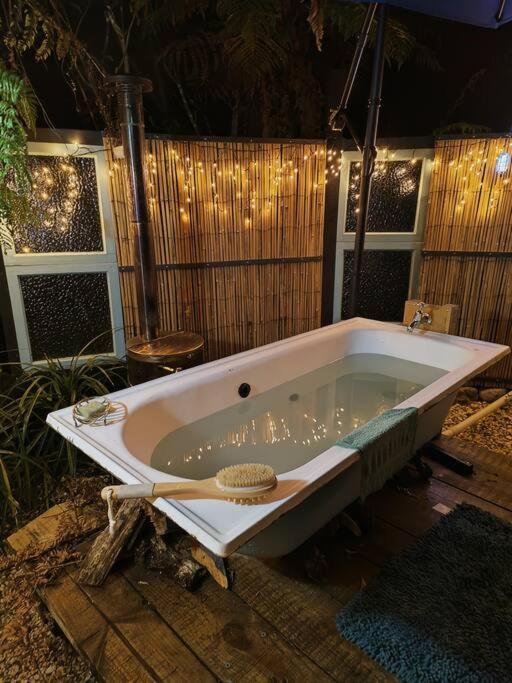 Gumboot Paradise Eco Stay Barrytown Экстерьер фото